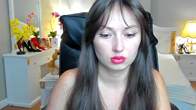 Snapshot of RosiAlina chatting on 07-06-26, 06:32 RosiAlina online show from 07-06-26, 06:32