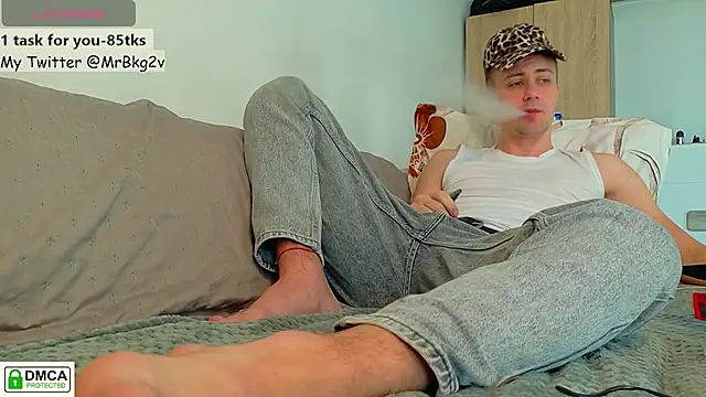 Snapshot of Brellisimo chatting on 12-19-25, 08:21 Brellisimo online show from 12-19-25, 08:21