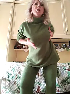 Snapshot of AhlyssaLove1155 chatting on 12-22-25, 01:08 AhlyssaLove1155 online show from 12-22-25, 01:08