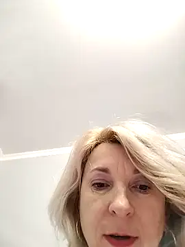 Snapshot of AhlyssaLove1155 chatting on 01-31-26, 07:11 AhlyssaLove1155 online show from 01-31-26, 07:11