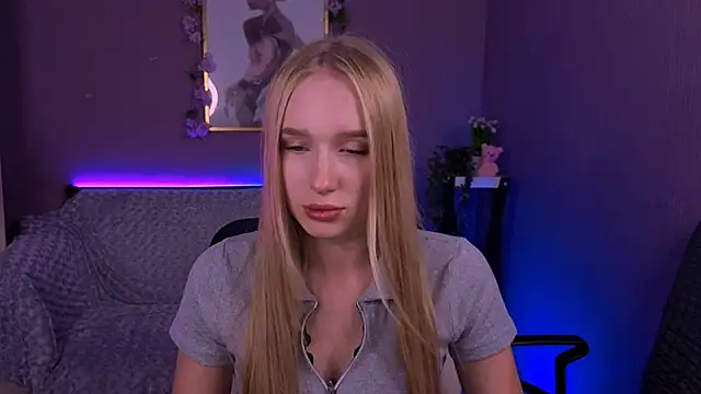 Snapshot of effysosweet chatting on 02-18-26, 01:45 effysosweet online show from 02-18-26, 01:45