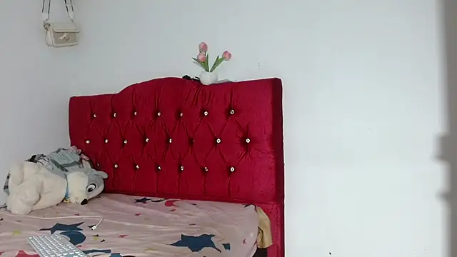 Snapshot of Alisson_Very_Dirty chatting on 02-07-26, 10:35 Alisson Very Dirty online show from 02-07-26, 10:35