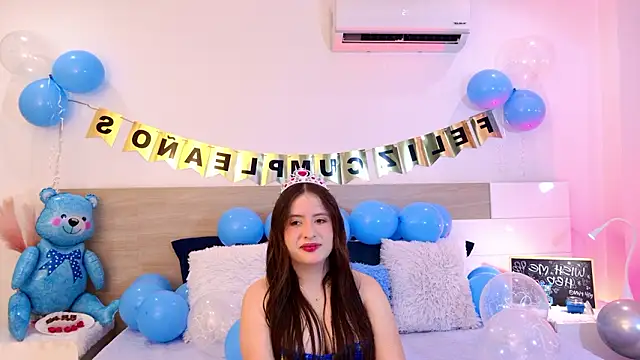 Snapshot of BellaFlecher chatting on 01-19-26, 01:48 BellaFlecher online show from 01-19-26, 01:48