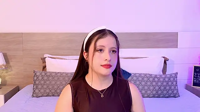 Snapshot of BellaFlecher chatting on 02-21-26, 07:48 BellaFlecher online show from 02-21-26, 07:48