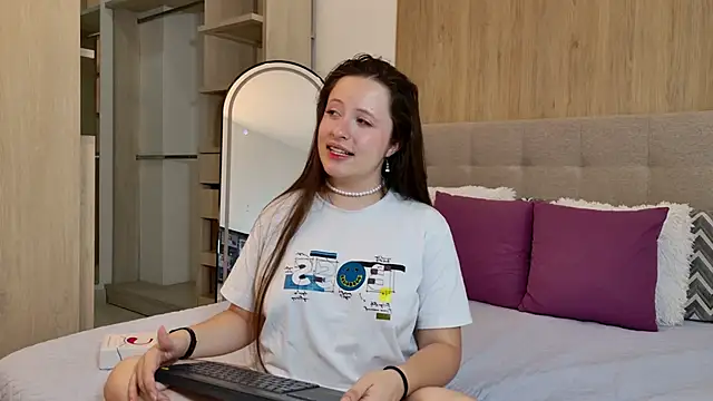 Snapshot of BellaFlecher chatting on 03-09-26, 01:26 BellaFlecher online show from 03-09-26, 01:26