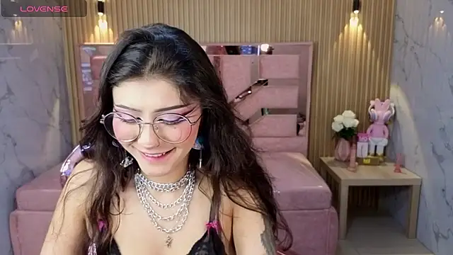 Snapshot of miss_devil_s chatting on 02-20-26, 03:03 miss devil s online show from 02-20-26, 03:03