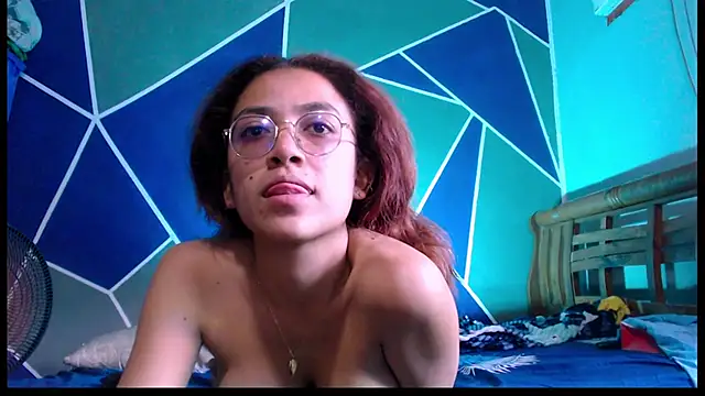 Snapshot of bellota_bunny chatting on 04-09-26, 08:36 bellota bunny online show from 04-09-26, 08:36