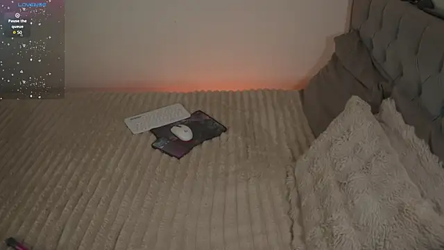 Snapshot of Moon_sweetx2 chatting on 02-26-26, 04:39 Moon sweetx2 online show from 02-26-26, 04:39