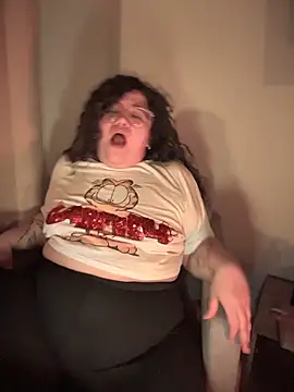 VanesssaMilf  online show from 12-21-25, 11:45