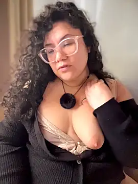 VanesssaMilf  online show from 04-14-26, 12:11