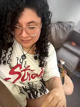 VanesssaMilf  online show from 04-22-26, 02:18