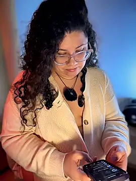 VanesssaMilf  online show from 05-14-26, 08:43