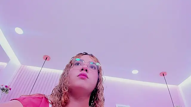 abril dolly online show from 12-19-25, 12:01