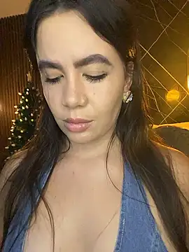 Snapshot of ValentinaEliot chatting on 01-09-26, 01:08 ValentinaEliot online show from 01-09-26, 01:08