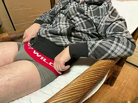 Snapshot of Hirokazu_12 chatting on 01-09-26, 10:40 Hirokazu 12 online show from 01-09-26, 10:40