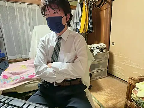 Snapshot of Hirokazu_12 chatting on 02-19-26, 12:23 Hirokazu 12 online show from 02-19-26, 12:23