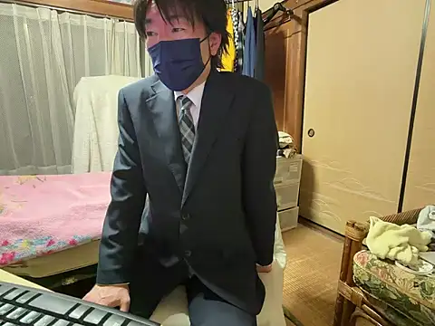 Snapshot of Hirokazu_12 chatting on 02-27-26, 12:05 Hirokazu 12 online show from 02-27-26, 12:05