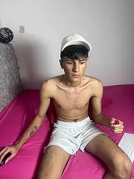 Snapshot of Andycillo chatting on 02-18-26, 03:02 Andycillo online show from 02-18-26, 03:02