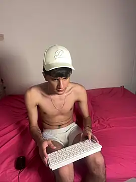 Snapshot of Andycillo chatting on 02-20-26, 06:26 Andycillo online show from 02-20-26, 06:26