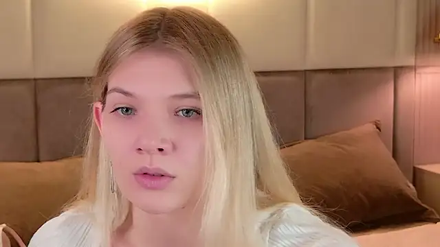 Vivien Hans online show from 04-20-26, 08:32