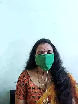 Snapshot of bhavyasri_55 chatting on 03-09-26, 01:53 bhavyasri 55 online show from 03-09-26, 01:53