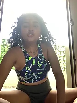 ladulcemary  online show from 04-15-26, 07:32