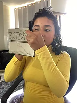 ladulcemary  online show from 04-24-26, 08:11