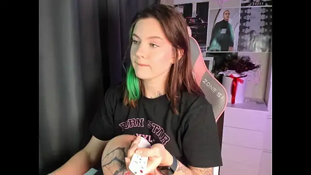 Snapshot of NikkieKitty chatting on 01-16-26, 11:58 NikkieKitty online show from 01-16-26, 11:58