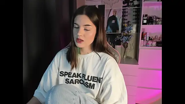 Snapshot of NikkieKitty chatting on 02-13-26, 02:24 NikkieKitty online show from 02-13-26, 02:24