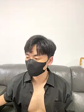 Snapshot of kimze7 chatting on 12-20-25, 02:35 kimze7 online show from 12-20-25, 02:35