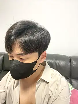 Snapshot of kimze7 chatting on 12-21-25, 01:40 kimze7 online show from 12-21-25, 01:40