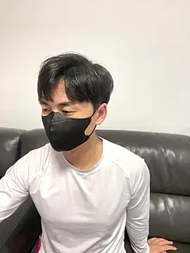 Snapshot of kimze7 chatting on 12-22-25, 02:25 kimze7 online show from 12-22-25, 02:25