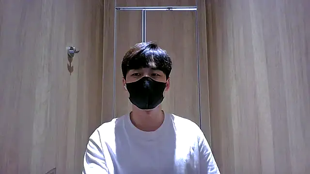 Snapshot of kimze7 chatting on 01-19-26, 08:18 kimze7 online show from 01-19-26, 08:18