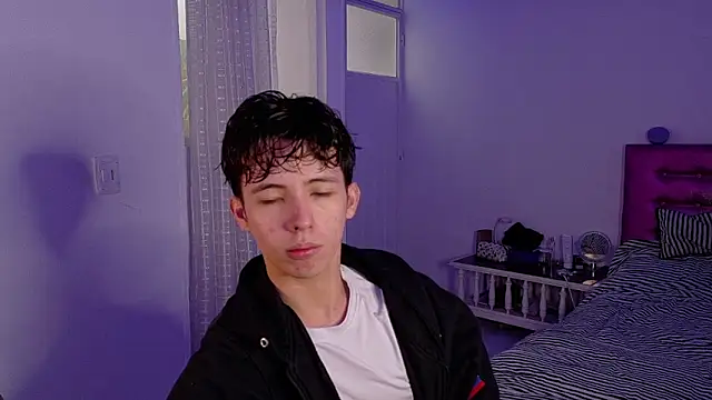 Snapshot of Dani_Dancer chatting on 02-14-26, 04:48 Dani Dancer online show from 02-14-26, 04:48