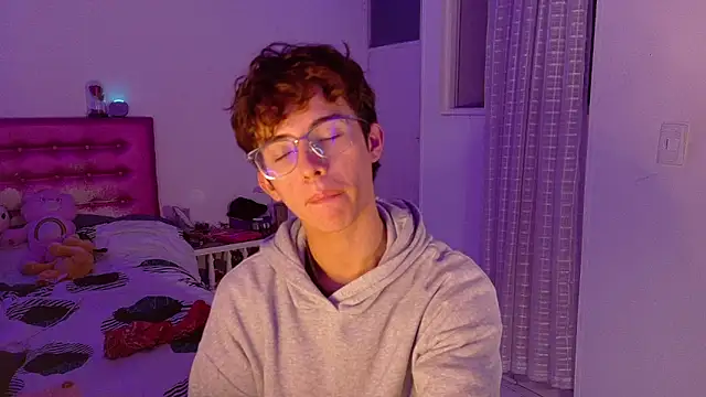 Snapshot of Dani_Dancer chatting on 03-08-26, 03:10 Dani Dancer online show from 03-08-26, 03:10