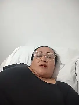 Nini Love  online show from 02-06-26, 04:06