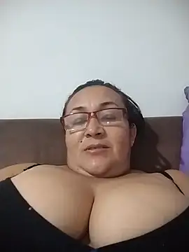 Nini Love  online show from 04-24-26, 04:04