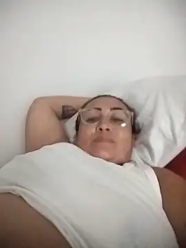 Nini Love  online show from 04-29-26, 03:43