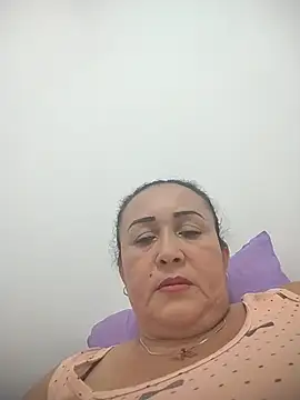 Snapshot of Nini_Love_ chatting on 06-17-26, 04:48 Nini Love online show from 06-17-26, 04:48