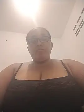 Snapshot of Nini_Love_ chatting on 06-22-26, 03:25 Nini Love online show from 06-22-26, 03:25