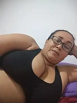Snapshot of Nini_Love_ chatting on 06-25-26, 06:51 Nini Love online show from 06-25-26, 06:51