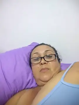 Snapshot of Nini_Love_ chatting on 07-19-26, 03:32 Nini Love online show from 07-19-26, 03:32