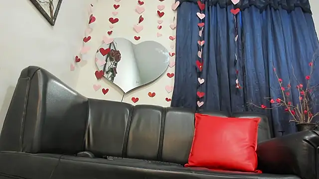 Snapshot of CaramelDesire chatting on 02-19-26, 01:07 CaramelDesire online show from 02-19-26, 01:07