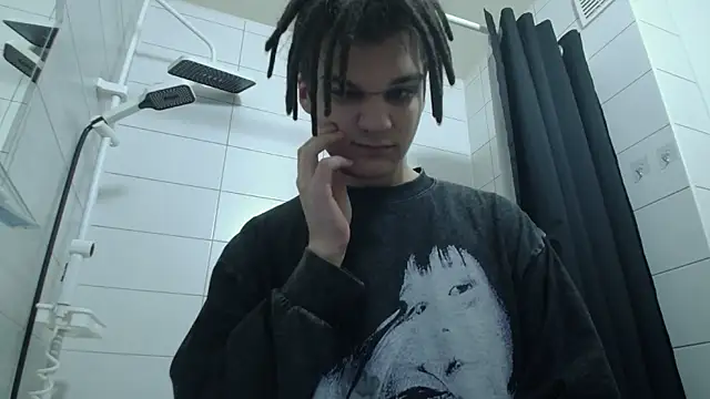 Snapshot of PeachTree chatting on 12-19-25, 11:01 PeachTree online show from 12-19-25, 11:01