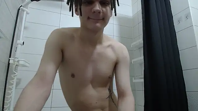 Snapshot of PeachTree chatting on 12-20-25, 11:06 PeachTree online show from 12-20-25, 11:06