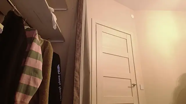 Snapshot of PeachTree chatting on 02-17-26, 03:29 PeachTree online show from 02-17-26, 03:29