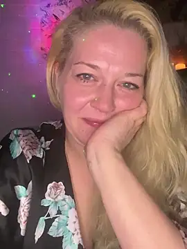 JenniferCarmen online show from 01-06-26, 04:43