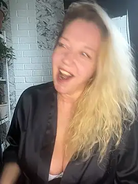 JenniferCarmen online show from 05-16-26, 06:32