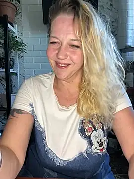 JenniferCarmen online show from 07-01-26, 08:05