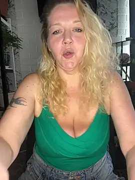 JenniferCarmen online show from 07-05-26, 04:41